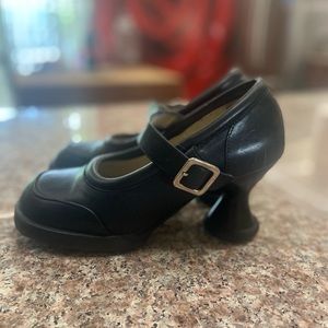 John Fluevog Mini Gorgeous Mary Jane shoes, size 7